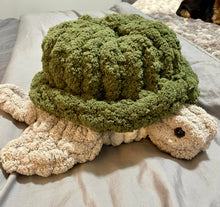 Load image into Gallery viewer, Sun July 27 11am Sea Turtle Chunky Yarn Pillow
