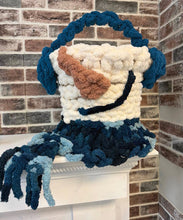Load image into Gallery viewer, Friday Oct 30 11am The Loopy Snowman Basket Workshop
